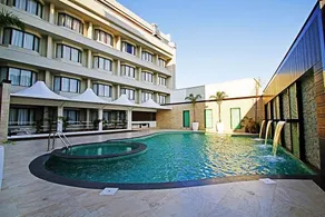 Cenneys Gateway - Pride of Salem - Pool