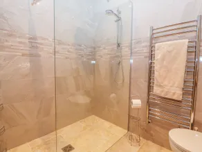 The Tractor Shed - Bathroom