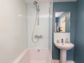 9 Tower Street - Bathroom