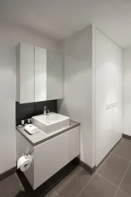 The Sebel Residences Melbourne Docklands Serviced Apartments - Bathroom