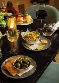 One King West Hotel and Residence - Restaurant