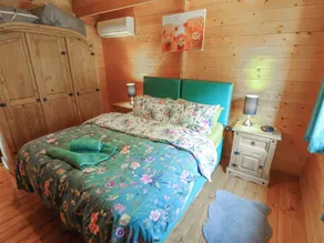 Tythe Lodge - Hot Tub Retreat in Rural Lincolnshire Family-Friendly Lodge Near Heckington - Værelse