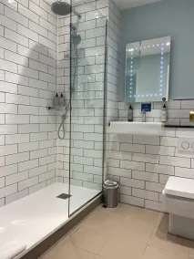 London Chigwell Prince Regent Hotel, BW Signature Collection - Baño