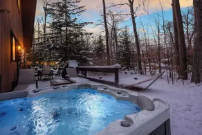 Private Hot Tub & Game Room: Pocono Family Cabin! - Interiör