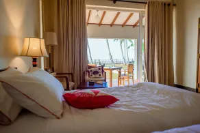 Arhimser Villa-superb 4 bedroom beachfront BB for 8 Ranna, Tangalle, free pick up for weekly stays, serviced, taxes included - Udsigt fra værelset