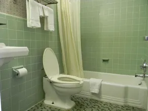 Fairfax Motel - Bathroom