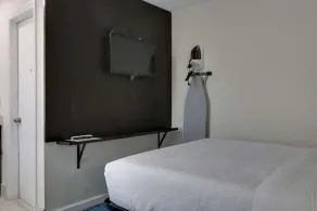 Travelodge by Wyndham Calhoun South I-75 - Chambre
