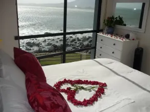 185 on BEACH Boutique Suites - Room