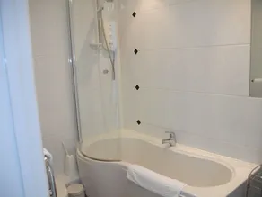 Beacon Hotel Self Catering Apartment - Badrum