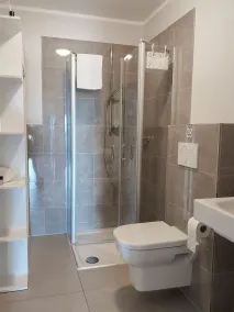 triple a Apartments in Altfeld - Banheiro