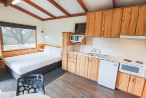 BIG4 Melbourne Holiday Park - Room