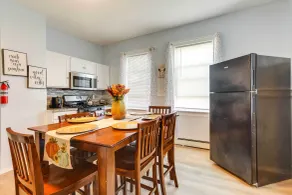 Charming Stoughton Apartment: 20 Mi to Boston - Interior