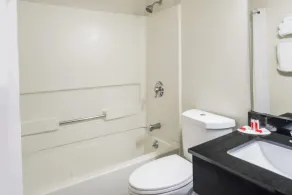 Super 8 by Wyndham Munfordville KY - Salle de bain