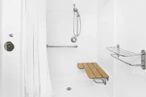 Microtel Inn by Wyndham Broken Bow - Salle de bain
