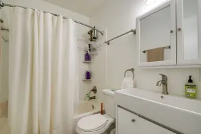 Washington, DC Townhome w/ Deck + Gas Grill - Badezimmer