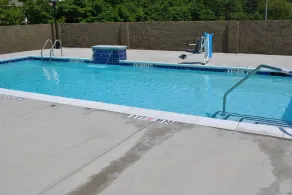 Doubletree by Hilton Hotel Fayetteville - Pool