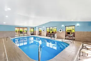 Holiday Inn Express Hotel & Suites Charleston-Southridge by IHG - Pool