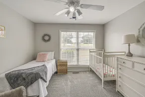 Waterfront Kansas Home w/ Private Fire Pit! - Interiør