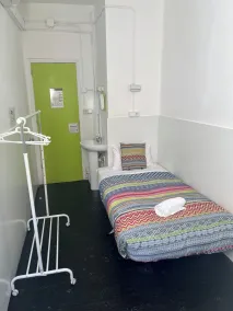 Central and Basic Universitat for YOUNG HOSTEL - Habitación