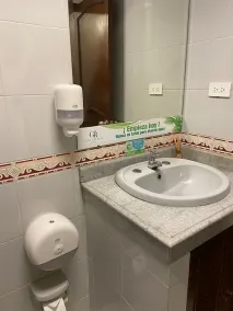 TAMA Hotel Granada Real Cali - Baño