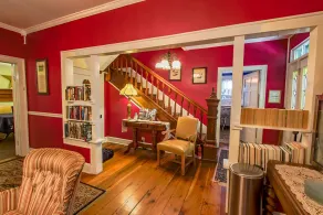 Buffalo Tavern Bed & Breakfast - Lobby