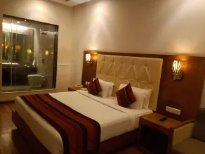 Aarohi Starz Club - Room