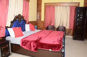 Royal Green Buds - Near Chamunda Devi Temple - Room