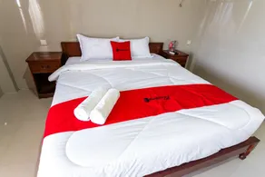 RedDoorz near Parangtritis Beach - Chambre