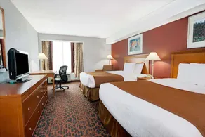 Ramada by Wyndham Niagara Falls/Fallsview - Chambre