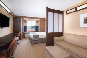 Microtel Inn and Suites Lafayette - Room