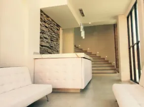 Hotel V - Recepción