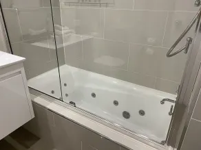 Town Square Motel - Bathroom