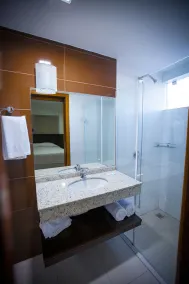 CLH Suítes Foz do Iguaçu - Baño