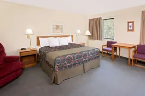 Days Inn by Wyndham Boonville - Chambre