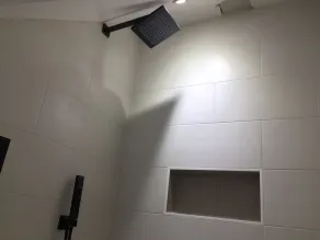 Habitación doble privada con baño privado con ducha nueva - Baño