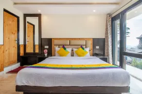 Itsy Hotels Avantika With Forest View - Quarto