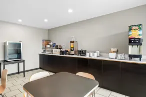 Super 8 by Wyndham Farmington - Restaurant