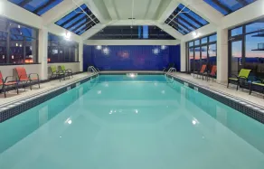 Holiday Inn Vancouver-Centre Broadway by IHG - Piscine