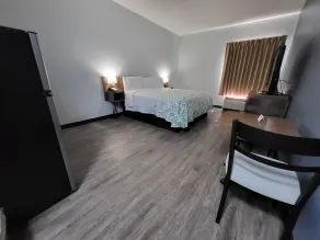 HomeTowne Studios by Red Roof Prattville - Chambre