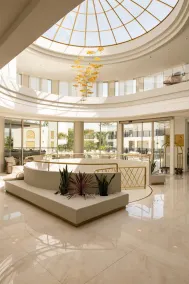 Vantaris Palace - Lobby