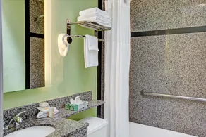 Days Inn by Wyndham San Francisco - Lombard - Salle de bain