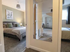 The Stocks - Room