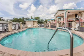 Days Inn by Wyndham Panama City/Callaway - Piscine