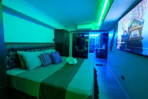 ClockWorkOrange Luxury Suites - Room
