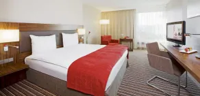Mövenpick Hotel Zurich Airport - Room