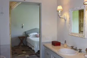 Private Room in small medieval borgo - Bathroom