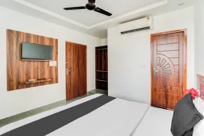 Hotel O Sunrakh Road Vrindavan Formerly Ganga Residency - Room