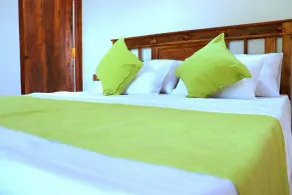Wild Waves Kumana Safari & Surf Resort Hotel - Panama Near Arugam Bay - Chambre