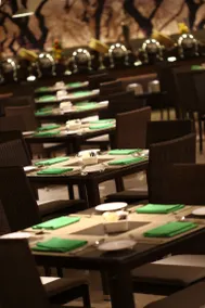 Santika Premiere Kota Harapan Indah - Restaurante