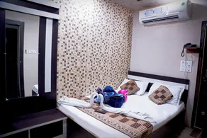 Qadri Hotel and Restaurant !! Just 5 Mints from Dargah !! - Room